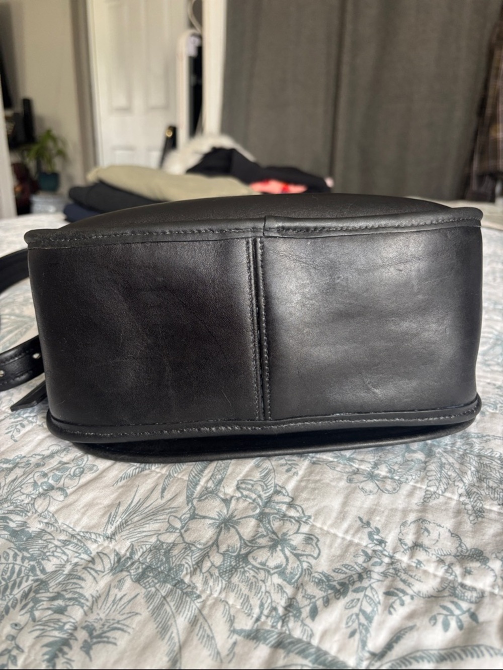 VTG Coach Black Leather Satchel with Gold-Tone Hardware - Picture 3 of 12